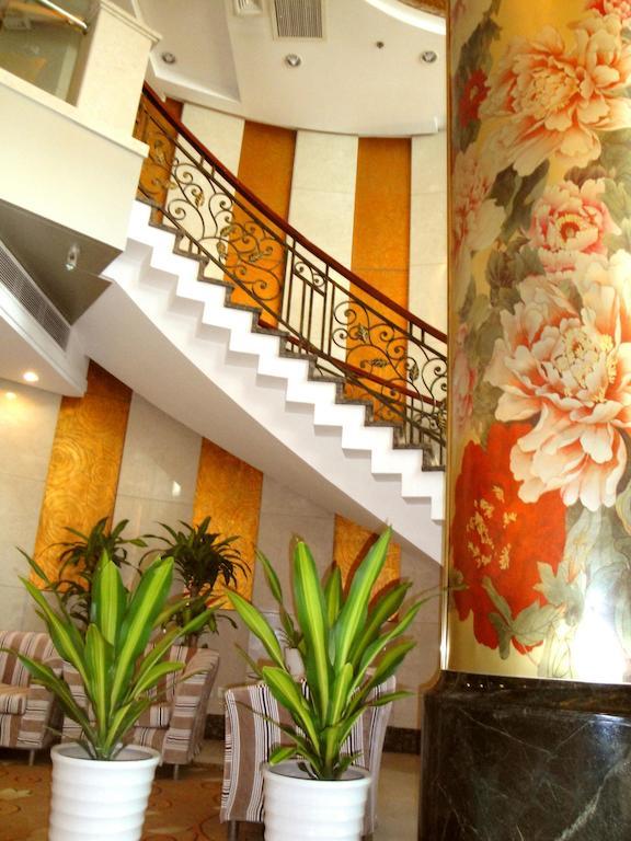Overseas Chinese International Hotel Thanh Đảo Ngoại thất bức ảnh