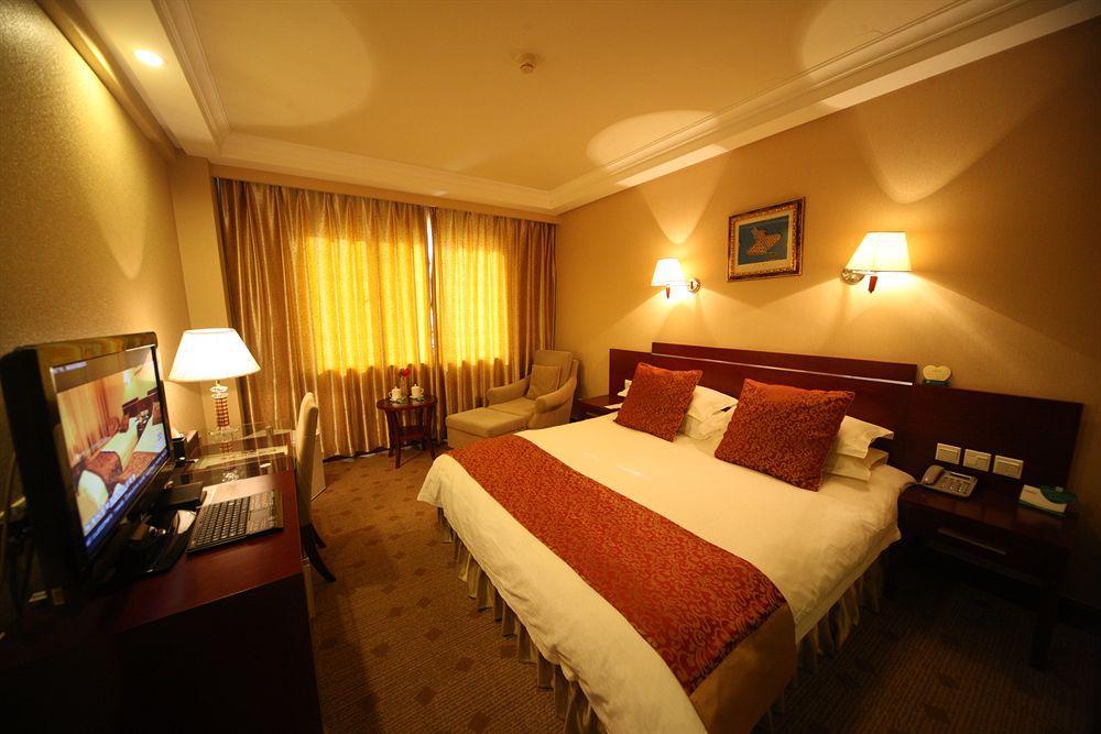 Overseas Chinese International Hotel Thanh Đảo Ngoại thất bức ảnh