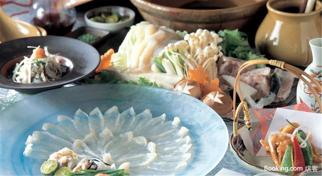 Overseas Chinese International Hotel Thanh Đảo Ngoại thất bức ảnh