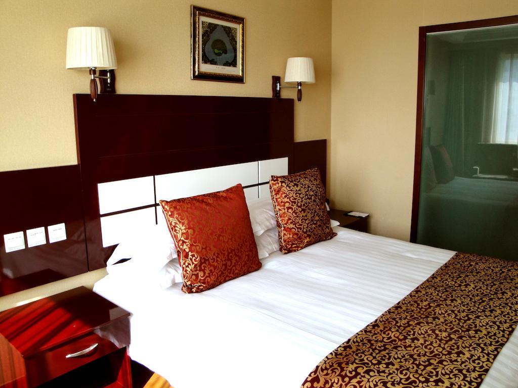 Overseas Chinese International Hotel Thanh Đảo Ngoại thất bức ảnh