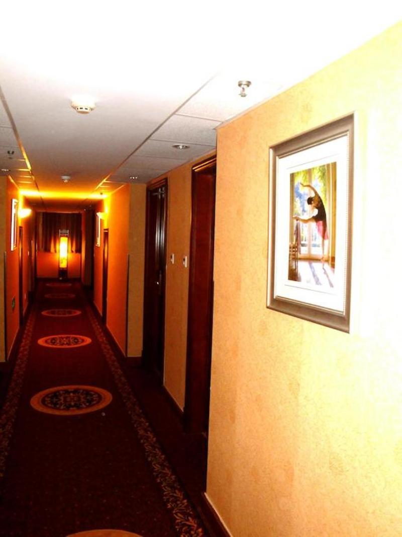Overseas Chinese International Hotel Thanh Đảo Ngoại thất bức ảnh