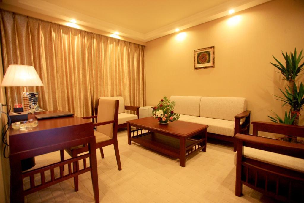Overseas Chinese International Hotel Thanh Đảo Ngoại thất bức ảnh