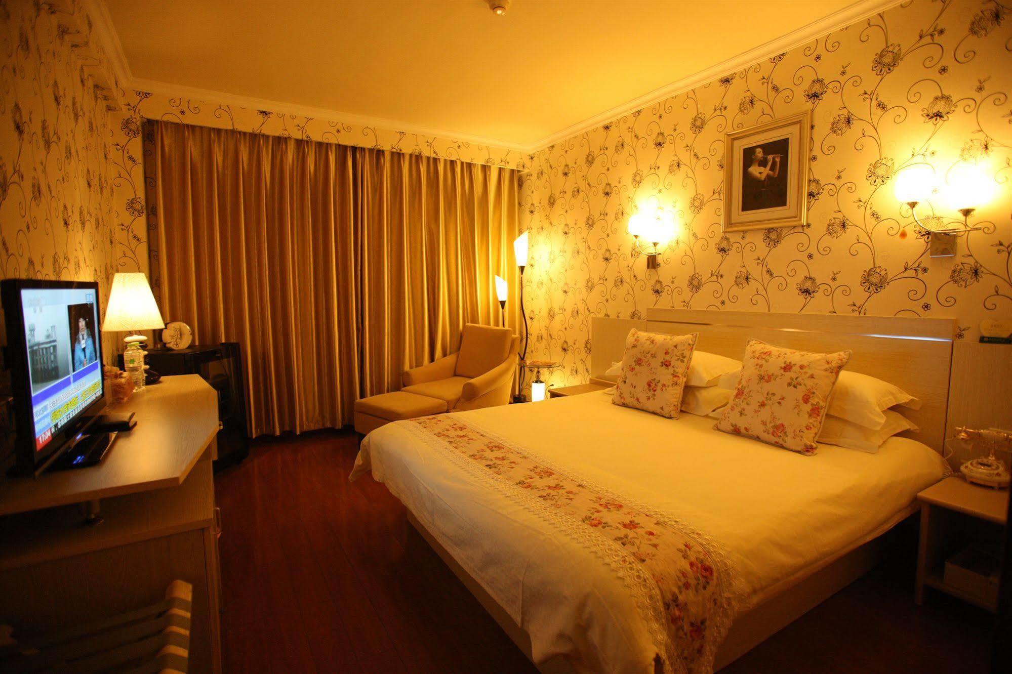 Overseas Chinese International Hotel Thanh Đảo Ngoại thất bức ảnh