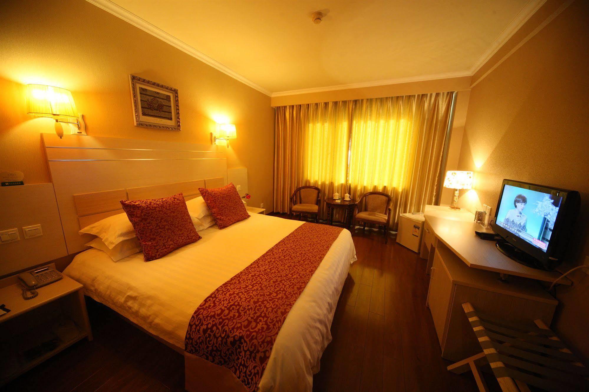 Overseas Chinese International Hotel Thanh Đảo Ngoại thất bức ảnh