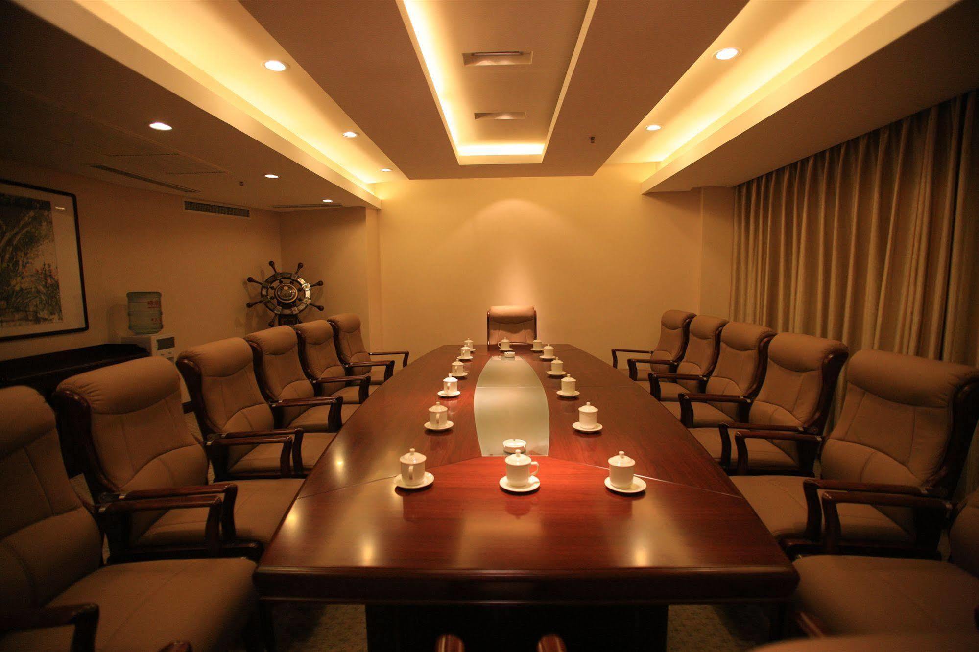 Overseas Chinese International Hotel Thanh Đảo Ngoại thất bức ảnh