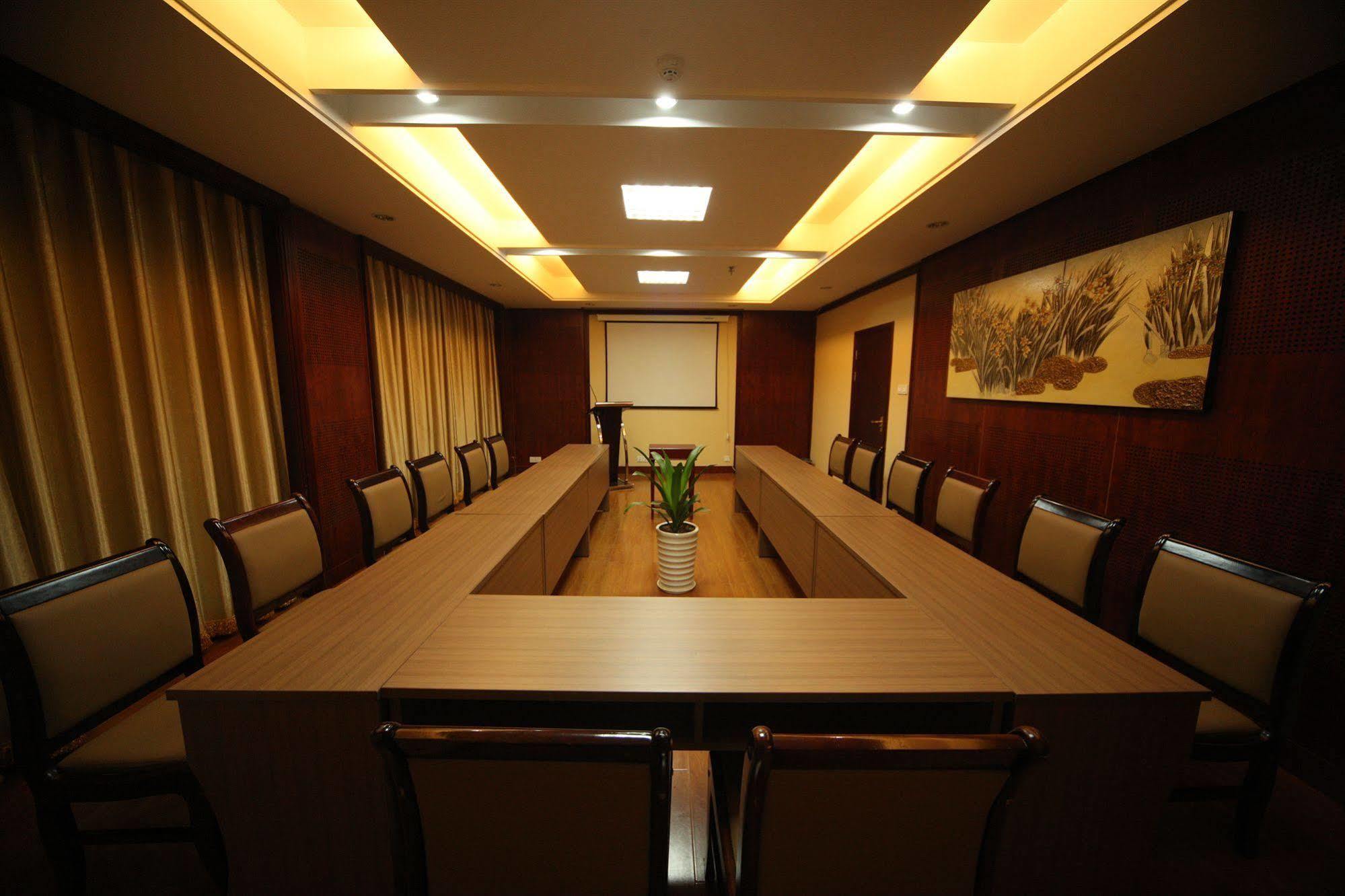 Overseas Chinese International Hotel Thanh Đảo Ngoại thất bức ảnh